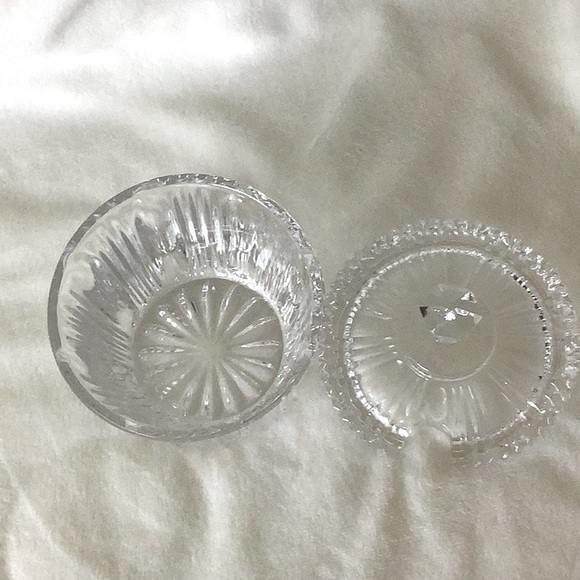 Vintage Clear Heavy Pressed Crystal Jelly/Jam/Condiment Jar with Ribbed Lid - Picture 3 of 7